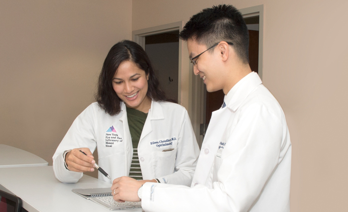 Dr. Joseph Walsh instructs residents and medical students at the NYEE Retina Center